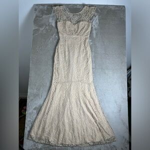 Amsale Wedding Gown Size 6 - Beige Ivory Lace Lightweight Feminine Mermaid Flare
